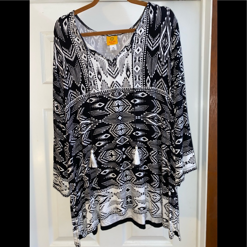 Black and white blouse